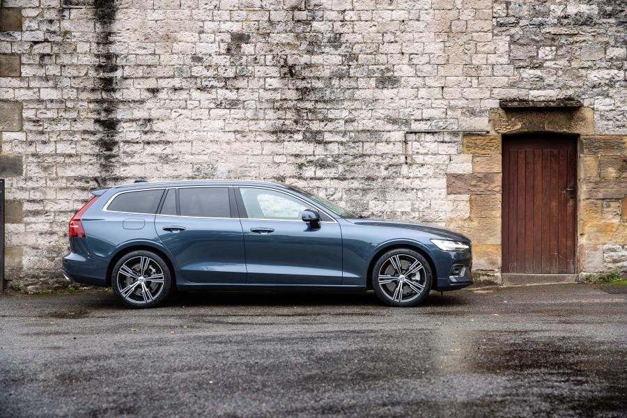  Volvo V60 D3 Inscription 2018 года  (UK) (фото 39 из 40)